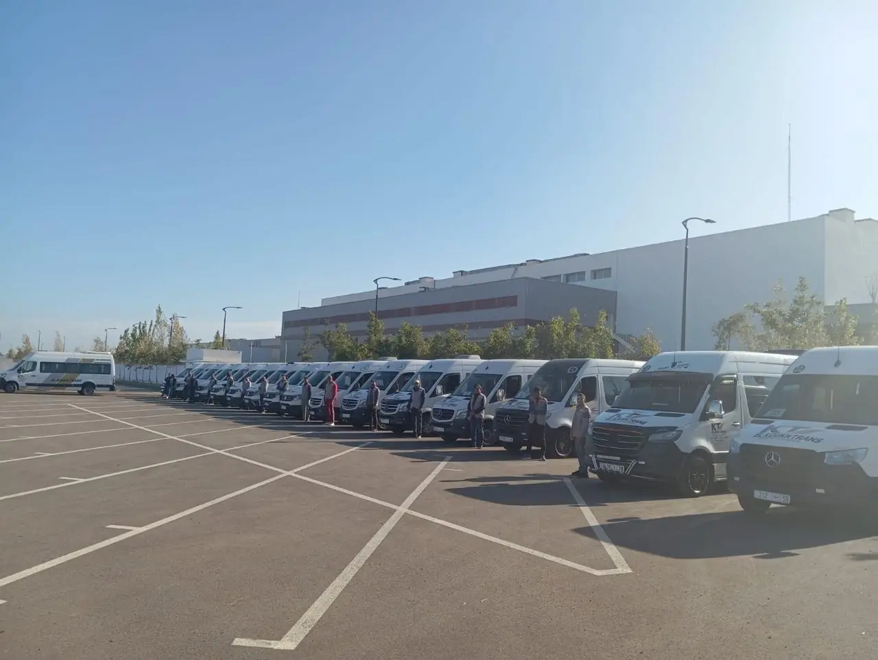 Punctual employee shuttle transport service in Morocco